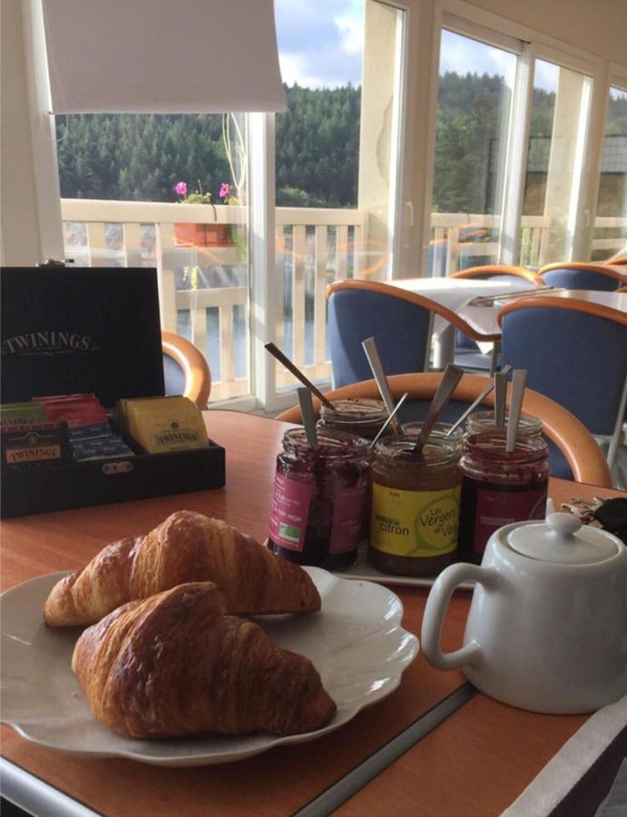 Hotel Du Lac Treignac エクステリア 写真