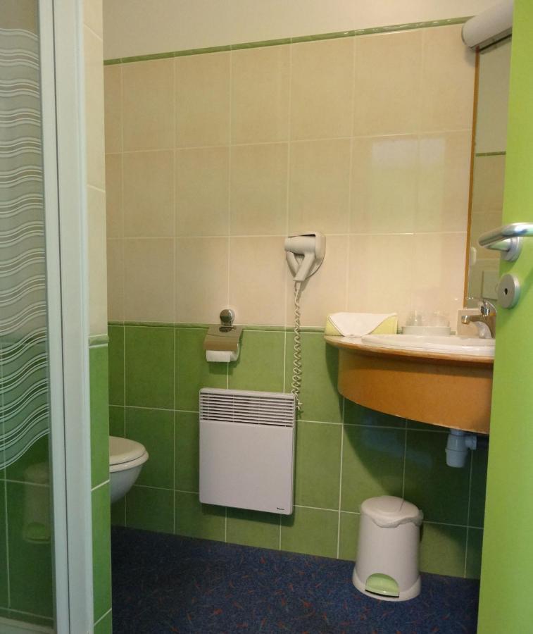 Hotel Du Lac Treignac エクステリア 写真
