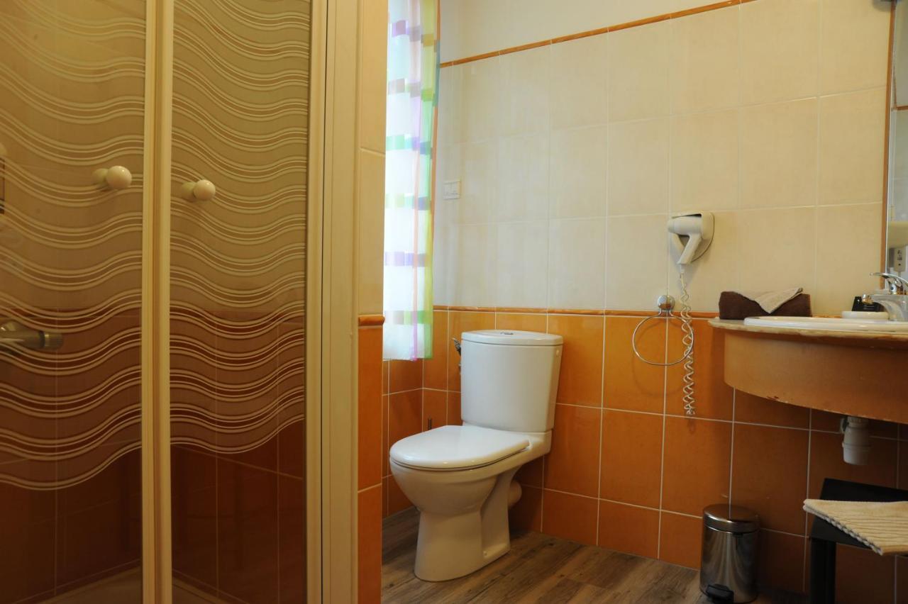 Hotel Du Lac Treignac エクステリア 写真