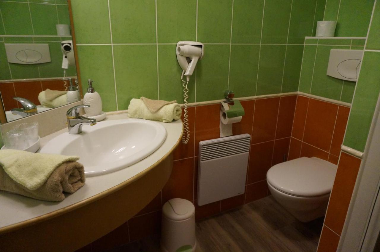 Hotel Du Lac Treignac エクステリア 写真